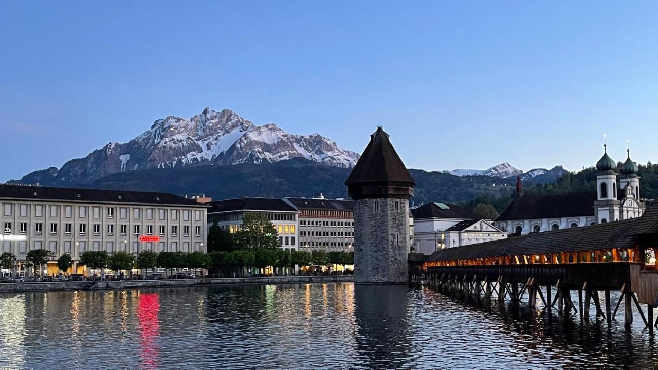 Hotel Pickwick And Pub "The Room With A View" Lucerne Exterior photo