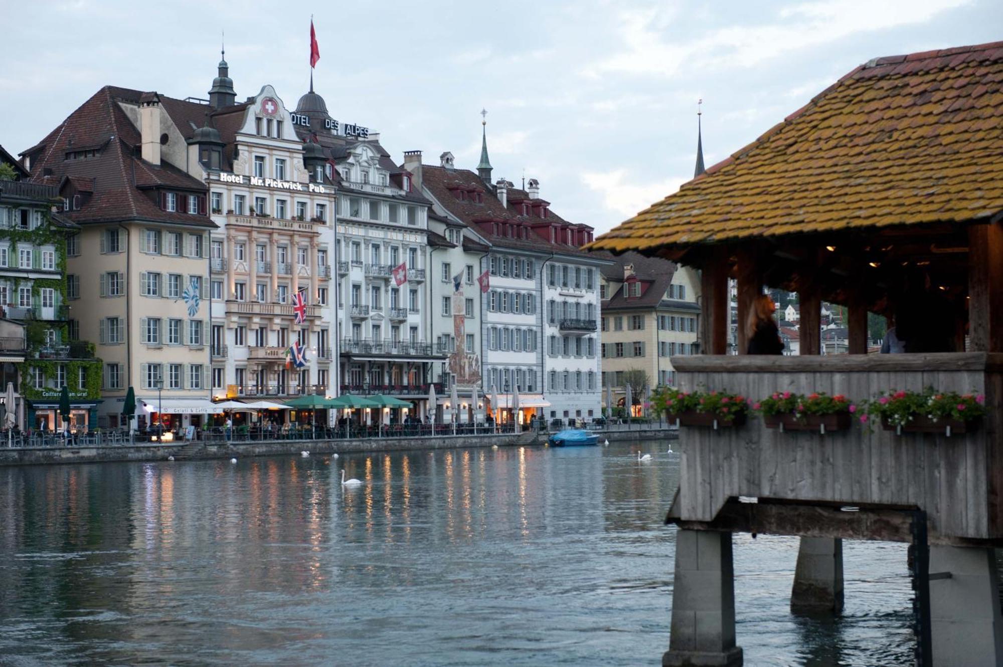 Hotel Pickwick And Pub "The Room With A View" Lucerne Exterior photo